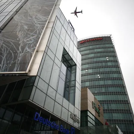 Qud - Centrum Andersia Square & Old Town, Check In 24h