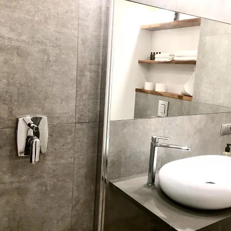 Qud - Centrum Andersia Square & Old Town, Check In 24h * Poznan